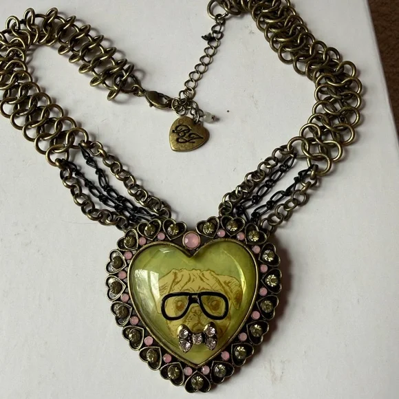 Betsey Johnson Heart Pendant Necklace with a Pug - Picture 1 of 2